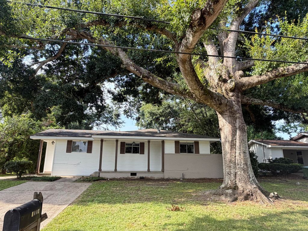 3002 Prince George, Hattiesburg, MS 39402