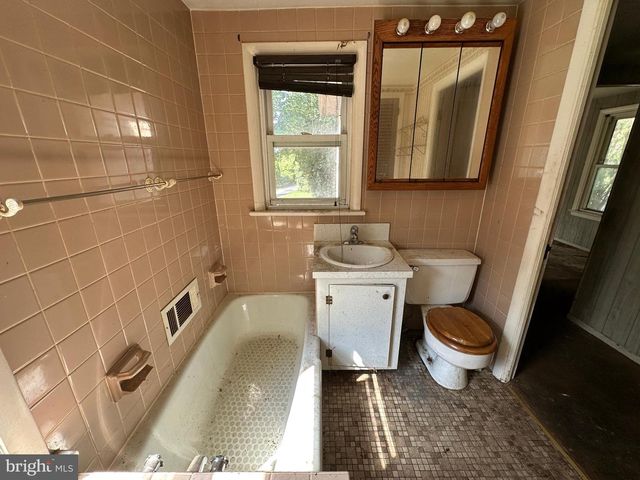 11319 MARBERN RD, Hagerstown, MD 21740