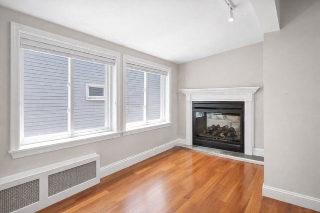 318 K St 2, Boston, MA 02127