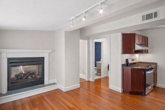 318 K St 2, Boston, MA 02127