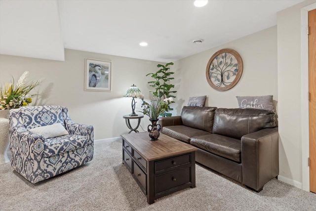 718 Nancy Lane, Madison, WI 53704