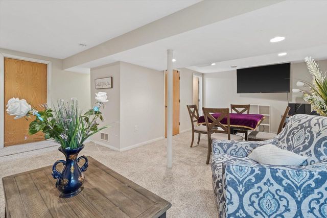 718 Nancy Lane, Madison, WI 53704