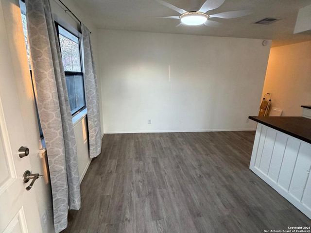324 S San Eduardo Ave Unit 1, San Antonio, TX 78237
