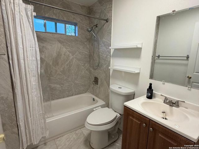 324 S San Eduardo Ave Unit 1, San Antonio, TX 78237