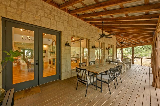 188 Broken Lance DR, Dripping Springs, TX 78620