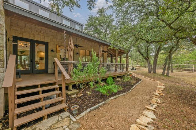 188 Broken Lance DR, Dripping Springs, TX 78620
