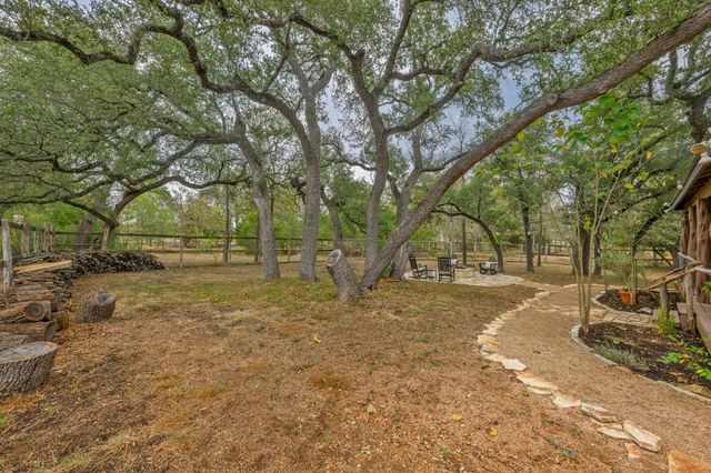188 Broken Lance DR, Dripping Springs, TX 78620