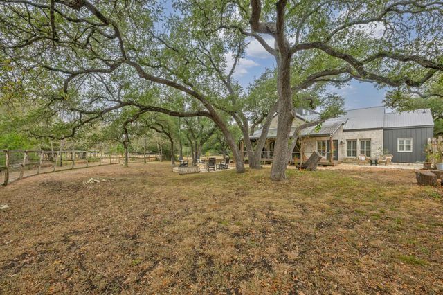 188 Broken Lance DR, Dripping Springs, TX 78620