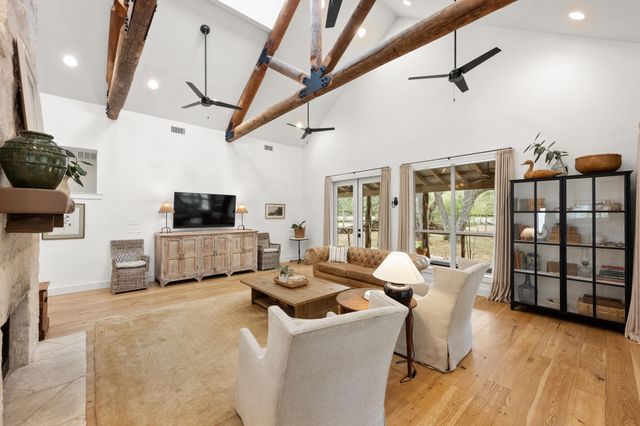 188 Broken Lance DR, Dripping Springs, TX 78620