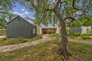 188 Broken Lance DR, Dripping Springs, TX 78620