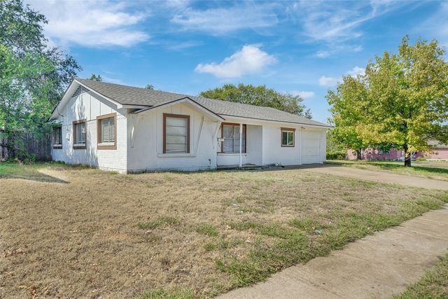 301 S Forest Crest Drive, Garland, TX 75042