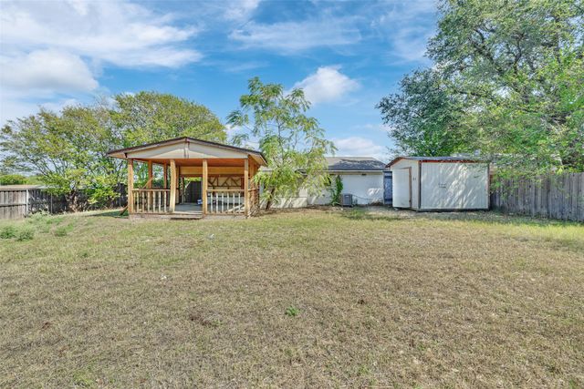 301 S Forest Crest Drive, Garland, TX 75042