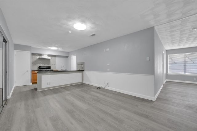 301 S Forest Crest Drive, Garland, TX 75042