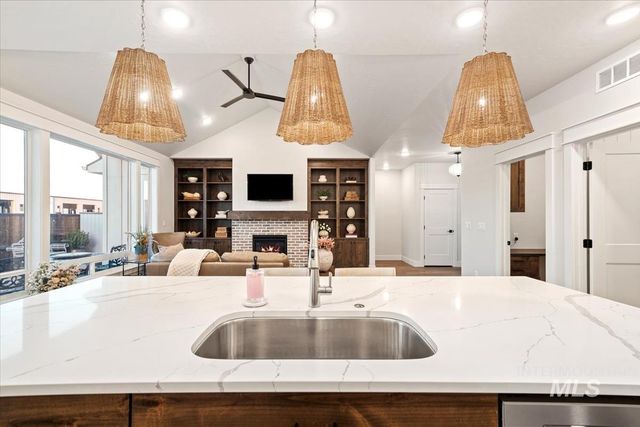8416 W Meltwater Ln, Eagle, ID 83616