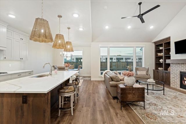 8416 W Meltwater Ln, Eagle, ID 83616