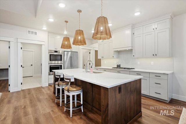 8416 W Meltwater Ln, Eagle, ID 83616
