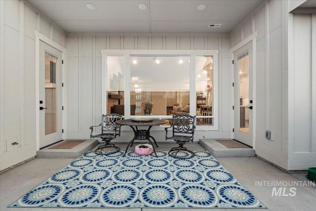 8416 W Meltwater Ln, Eagle, ID 83616