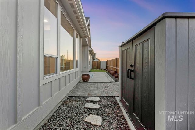8416 W Meltwater Ln, Eagle, ID 83616