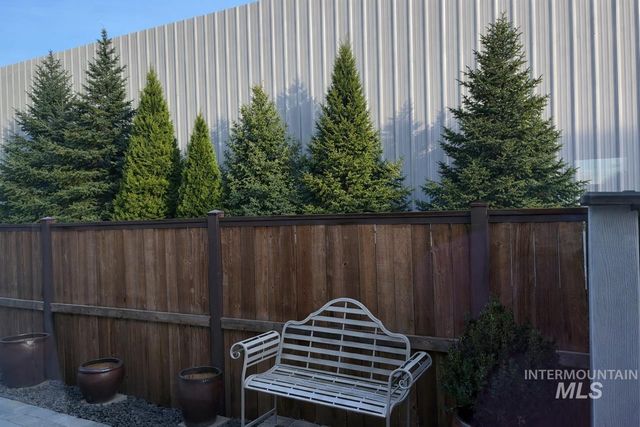 8416 W Meltwater Ln, Eagle, ID 83616