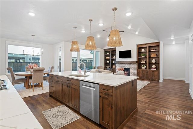 8416 W Meltwater Ln, Eagle, ID 83616