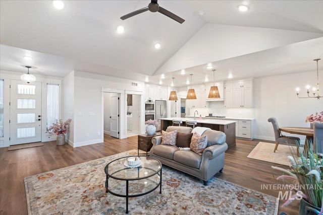 8416 W Meltwater Ln, Eagle, ID 83616