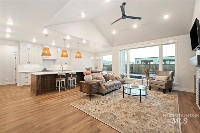 8416 W Meltwater Ln, Eagle, ID 83616