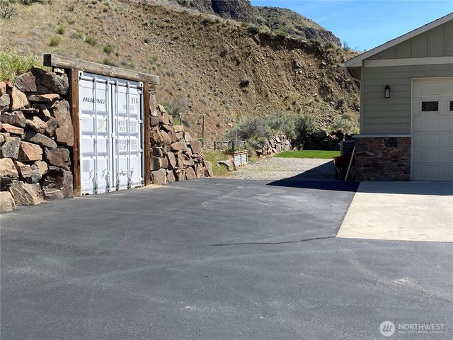 6696 Batterman Road, Rock Island, WA 98850