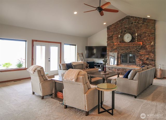 6696 Batterman Road, Rock Island, WA 98850