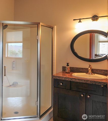 6696 Batterman Road, Rock Island, WA 98850