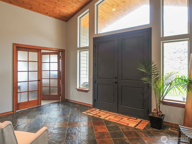 6696 Batterman Road, Rock Island, WA 98850