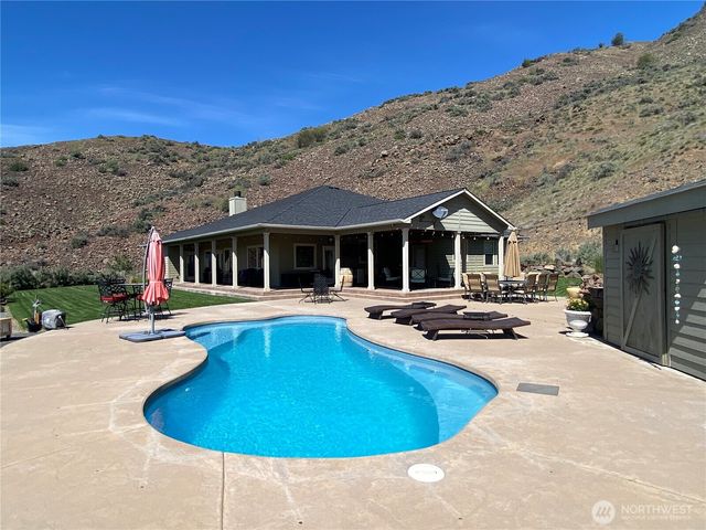 6696 Batterman Road, Rock Island, WA 98850