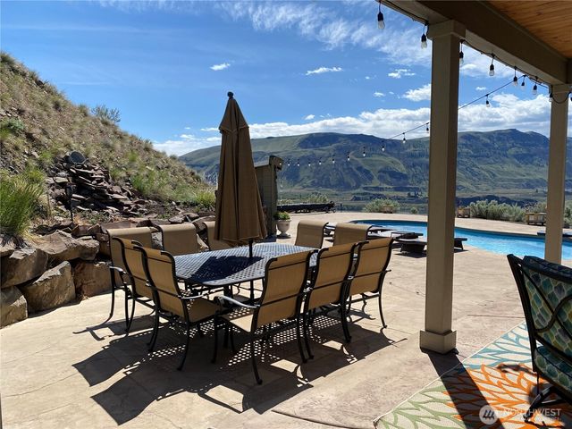 6696 Batterman Road, Rock Island, WA 98850