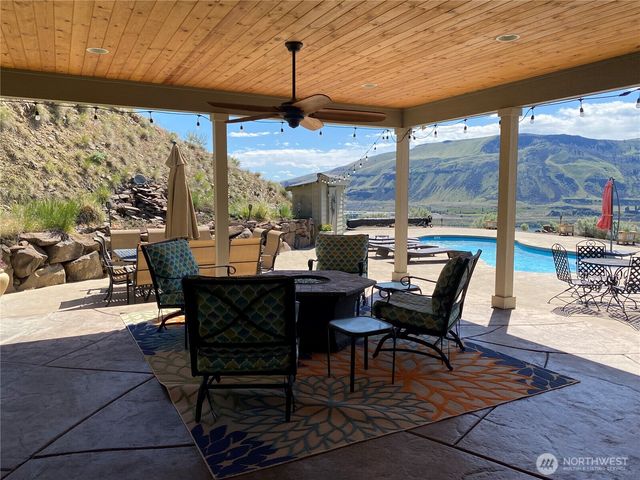 6696 Batterman Road, Rock Island, WA 98850