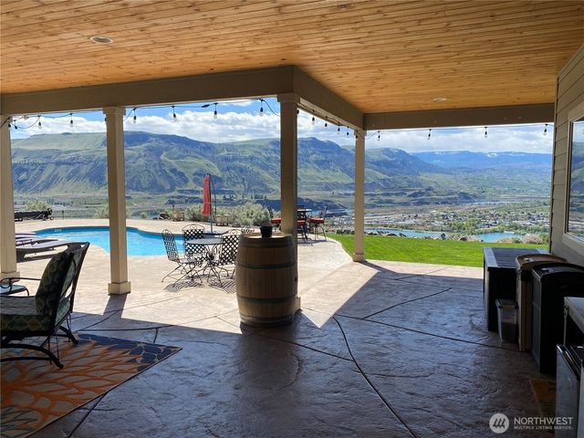 6696 Batterman Road, Rock Island, WA 98850