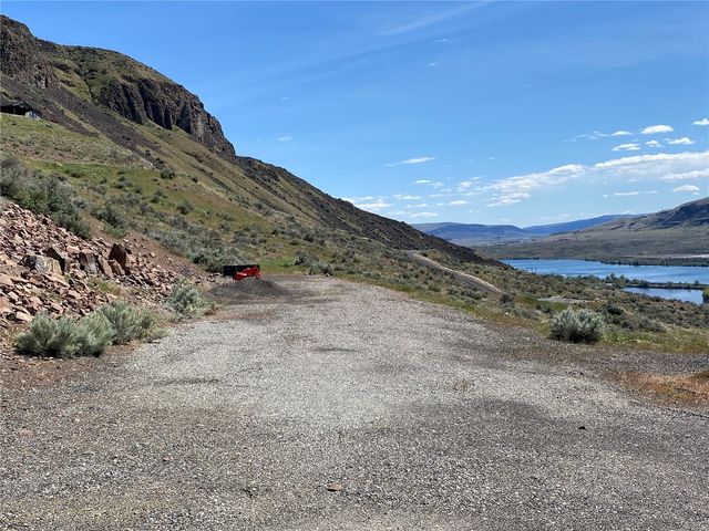 6696 Batterman Road, Rock Island, WA 98850