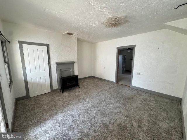 104 WOLCOTT ST, Harrington, DE 19952