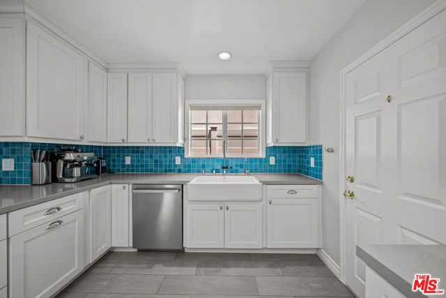 6015 Topeka Drive, Tarzana (los Angeles), CA 91356