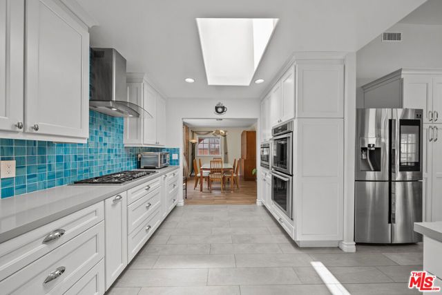 6015 Topeka Drive, Tarzana (los Angeles), CA 91356