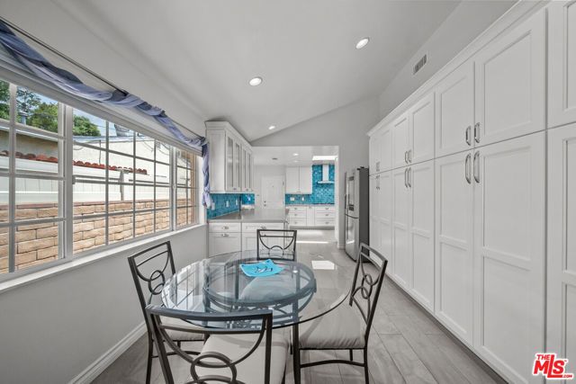 6015 Topeka Drive, Tarzana (los Angeles), CA 91356