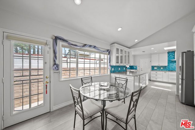 6015 Topeka Drive, Tarzana (los Angeles), CA 91356