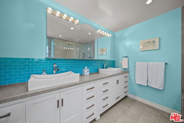 6015 Topeka Drive, Tarzana (los Angeles), CA 91356