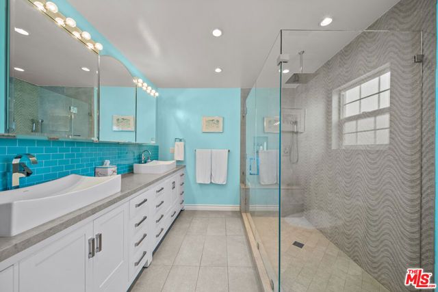 6015 Topeka Drive, Tarzana (los Angeles), CA 91356