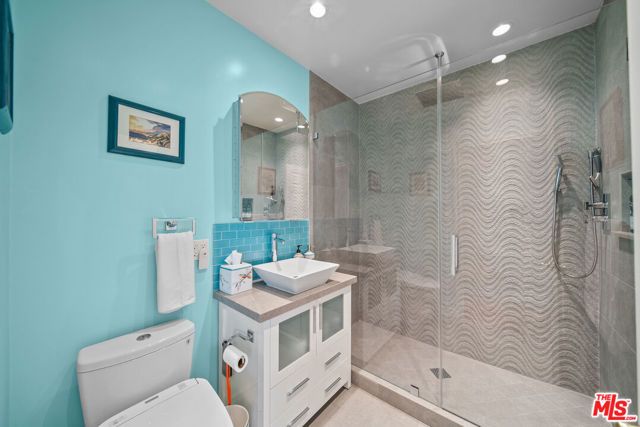 6015 Topeka Drive, Tarzana (los Angeles), CA 91356