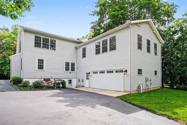 2621 Elmwood Drive, Grand Rapids, MI 49506