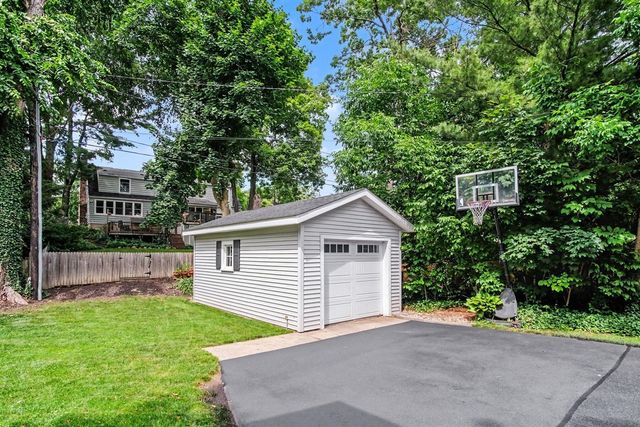 2621 Elmwood Drive, Grand Rapids, MI 49506