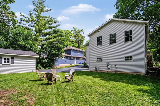 2621 Elmwood Drive, Grand Rapids, MI 49506