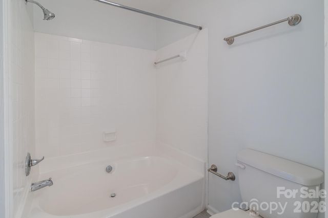 8216 Cedar Glen Drive, Charlotte, NC 28212