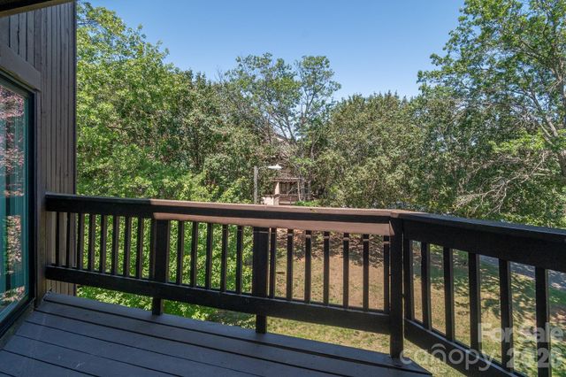 8216 Cedar Glen Drive, Charlotte, NC 28212