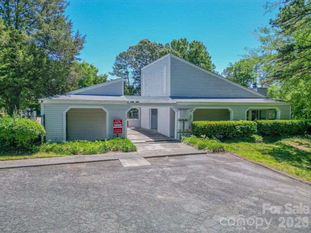8216 Cedar Glen Drive, Charlotte, NC 28212