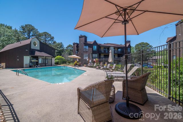 8216 Cedar Glen Drive, Charlotte, NC 28212